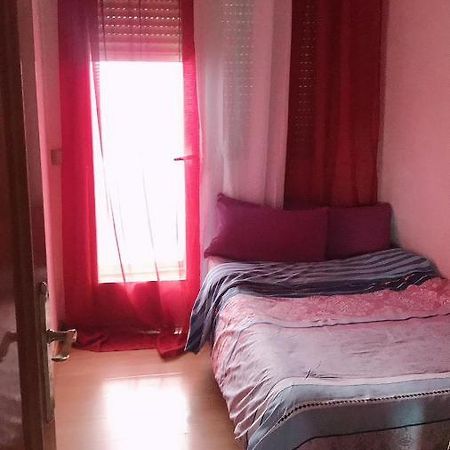 Apartamento De 3 Dormitorios Por Entrevias Madrid Extérieur photo