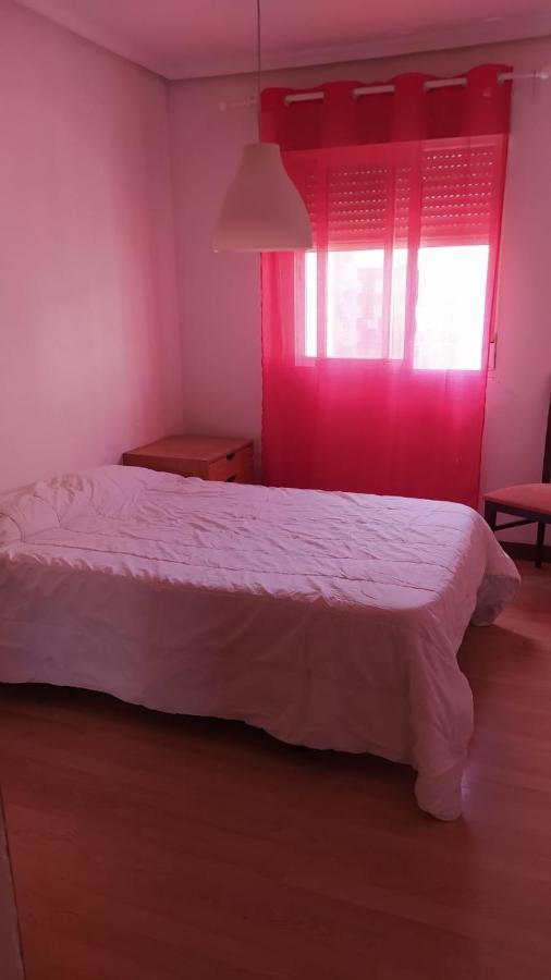 Apartamento De 3 Dormitorios Por Entrevias Madrid Extérieur photo